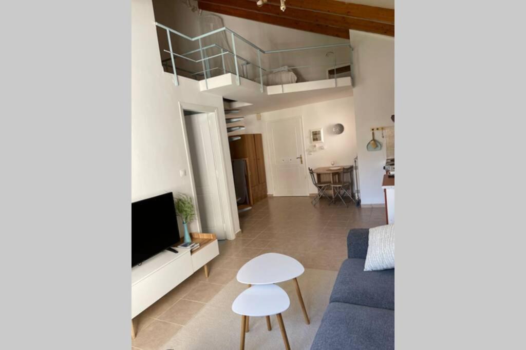 كالاماتا Attic Studio Stay المظهر الخارجي الصورة
